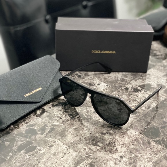 Dolce and Gabbana sunglasses - Picture 3 of 3